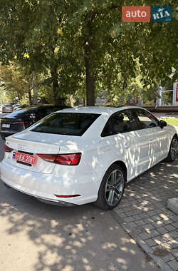 Седан Audi A3 2017 в 