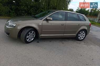 Хэтчбек Audi A3 2006 в 