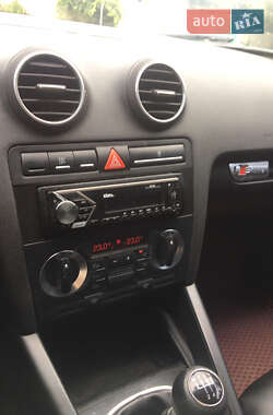 Хэтчбек Audi A3 2005 в 