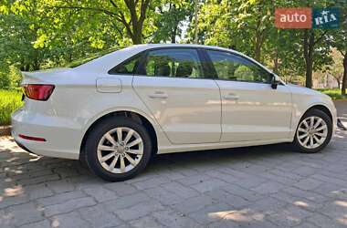 Седан Audi A3 2015 в 
