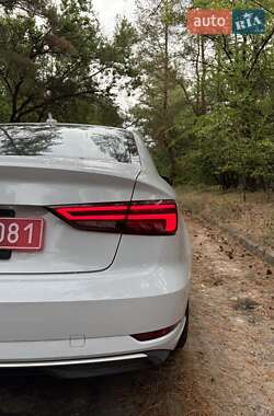 Седан Audi A3 2017 в 