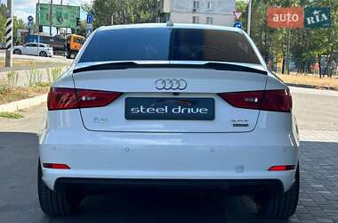 Хэтчбек Audi A3 2016 в 