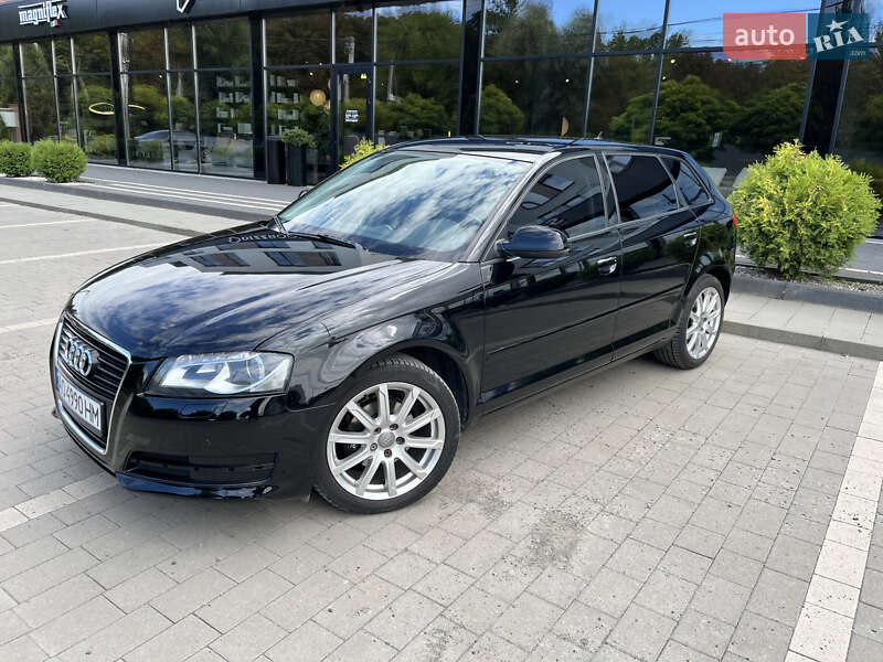 Хэтчбек Audi A3 2012 в 