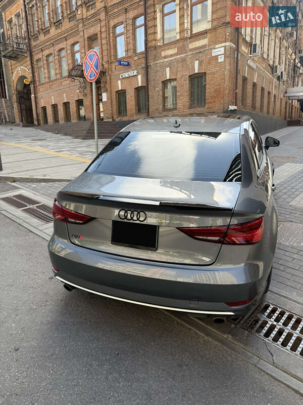 Седан Audi A3 2017 в Днепре