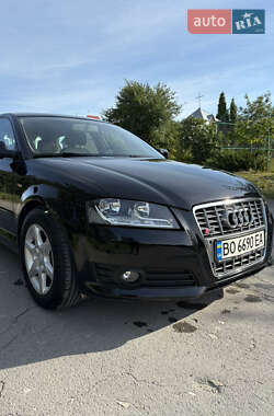 Хэтчбек Audi A3 2012 в 