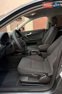Хэтчбек Audi A3 2006 в 