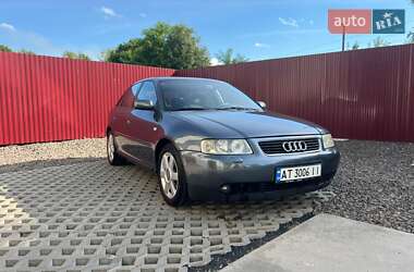 Хэтчбек Audi A3 2003 в 
