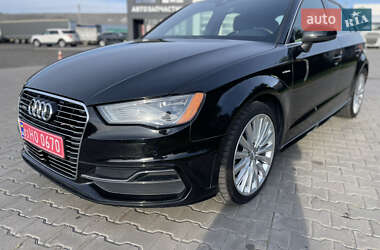 Хэтчбек Audi A3 2015 в 