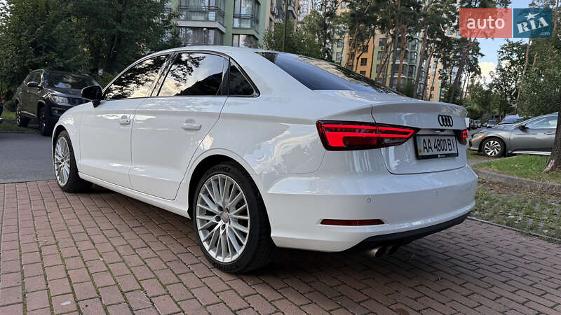 Седан Audi A3 2016 в Киеве