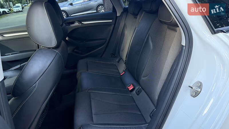 Седан Audi A3 2016 в Киеве