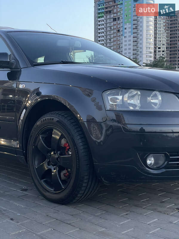 Хэтчбек Audi A3 2003 в Киеве