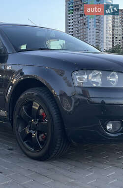 Хэтчбек Audi A3 2003 в 