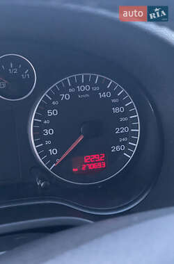 Хэтчбек Audi A3 2003 в 