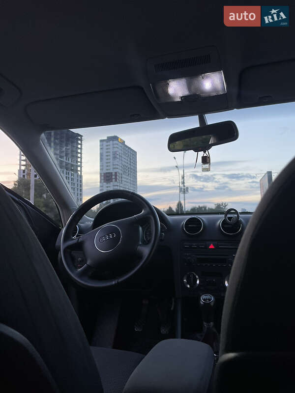 Хэтчбек Audi A3 2003 в Киеве