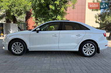 Седан Audi A3 2015 в 
