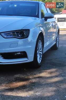 Седан Audi A3 2016 в 
