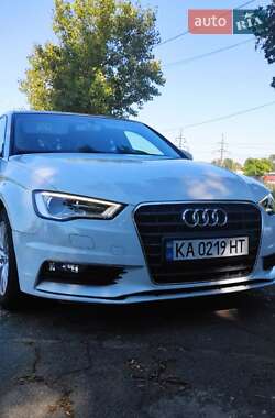 Седан Audi A3 2016 в Киеве