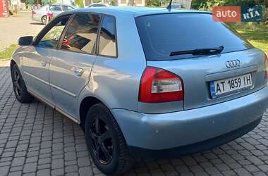 Хэтчбек Audi A3 2001 в 