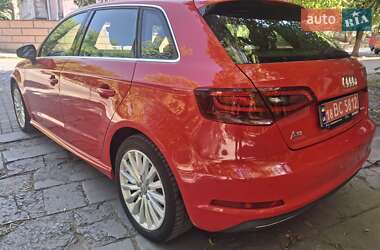 Хэтчбек Audi A3 2015 в 