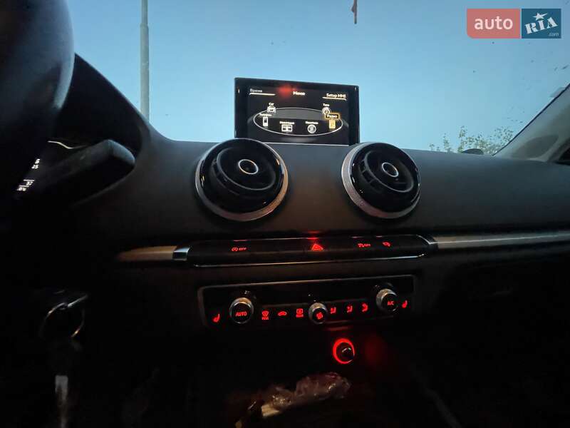 Хетчбек Audi A3 2014 в Золочеві