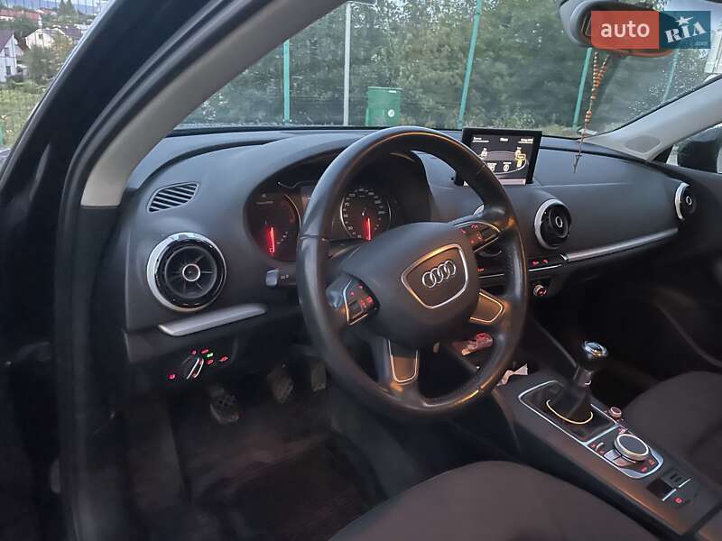 Хетчбек Audi A3 2014 в Золочеві