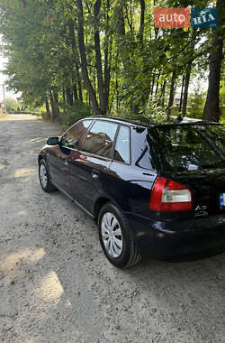 Хэтчбек Audi A3 2001 в 