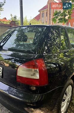 Хэтчбек Audi A3 2001 в 