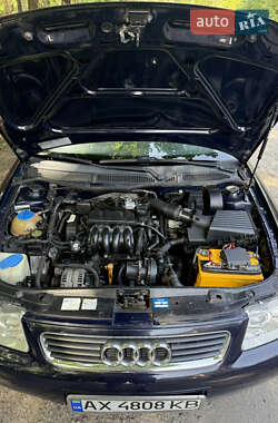 Хэтчбек Audi A3 2001 в 