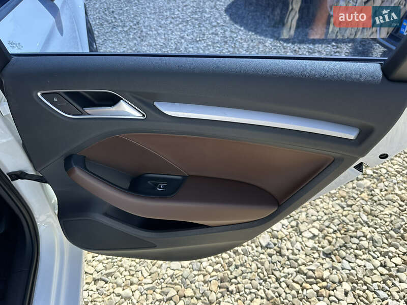 Седан Audi A3 2016 в Ивано-Франковске