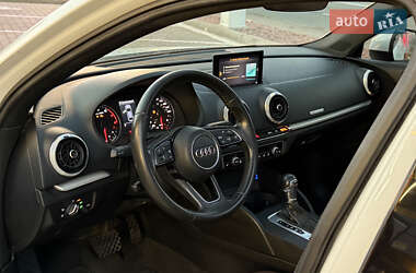 Седан Audi A3 2018 в 