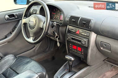 Хэтчбек Audi A3 1998 в 