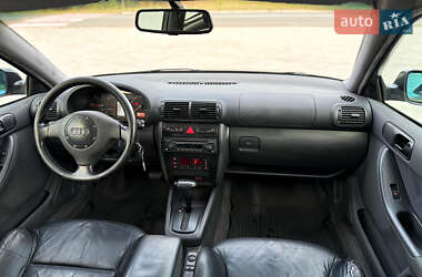 Хэтчбек Audi A3 1998 в 