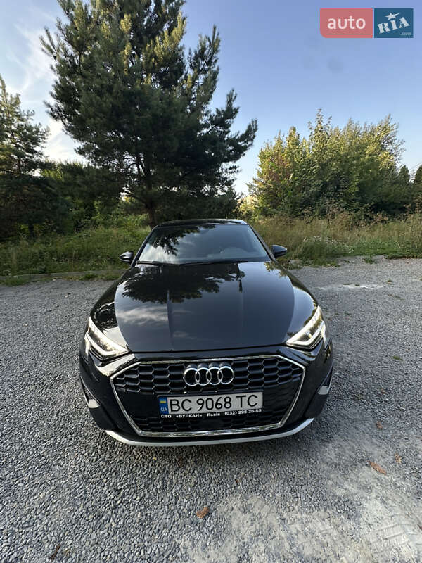 Седан Audi A3 2022 в Львові