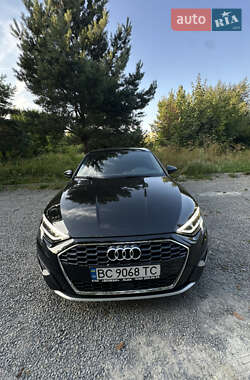 Седан Audi A3 2022 в 