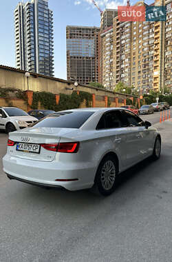 Седан Audi A3 2016 в 