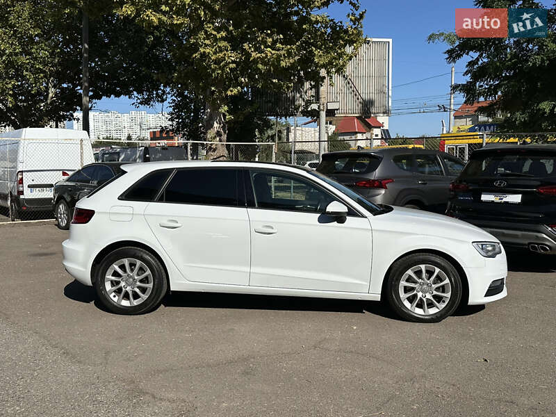 Хэтчбек Audi A3 2015 в Одессе