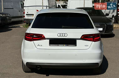 Хэтчбек Audi A3 2015 в 