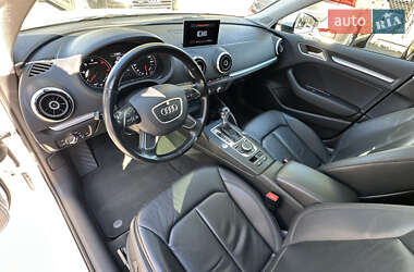 Хэтчбек Audi A3 2015 в 