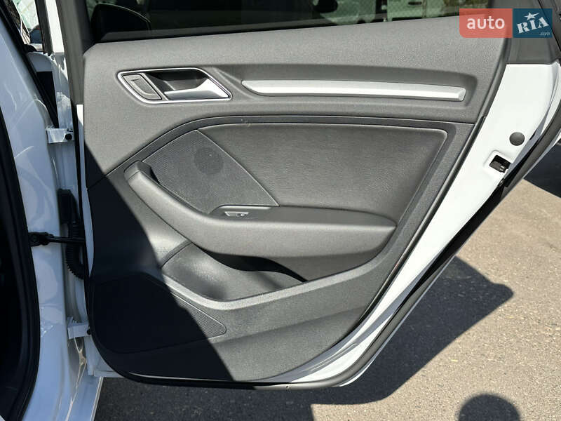 Хэтчбек Audi A3 2015 в Одессе