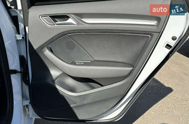 Хэтчбек Audi A3 2015 в 