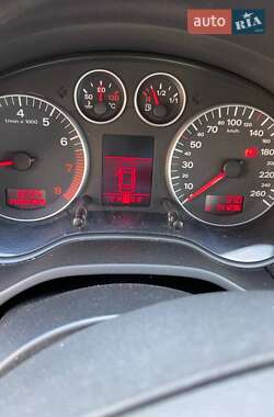 Хетчбек Audi A3 2004 в 