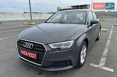 Хэтчбек Audi A3 2019 в Радехове