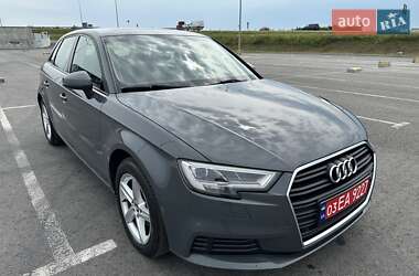 Хэтчбек Audi A3 2019 в 
