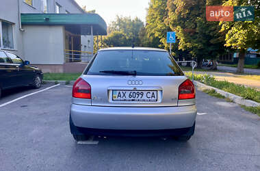 Хэтчбек Audi A3 1998 в 