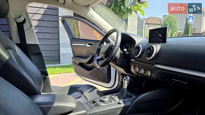 Хэтчбек Audi A3 2015 в Киеве