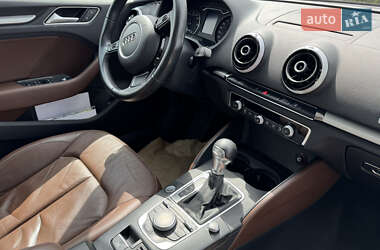 Хэтчбек Audi A3 2015 в 