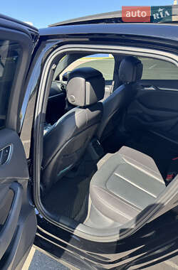 Седан Audi A3 2016 в 