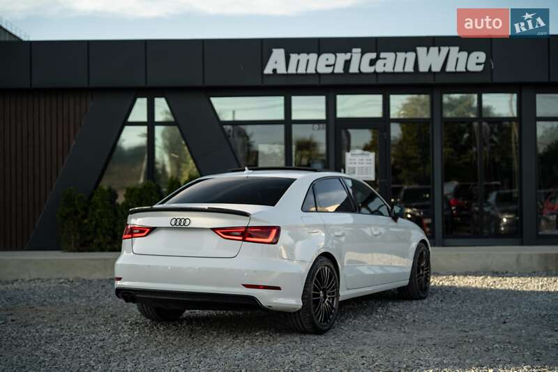 Седан Audi A3 2015 в Чернівцях