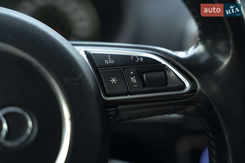 Седан Audi A3 2015 в Чернівцях