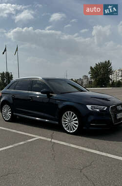 Хетчбек Audi A3 2017 в 
